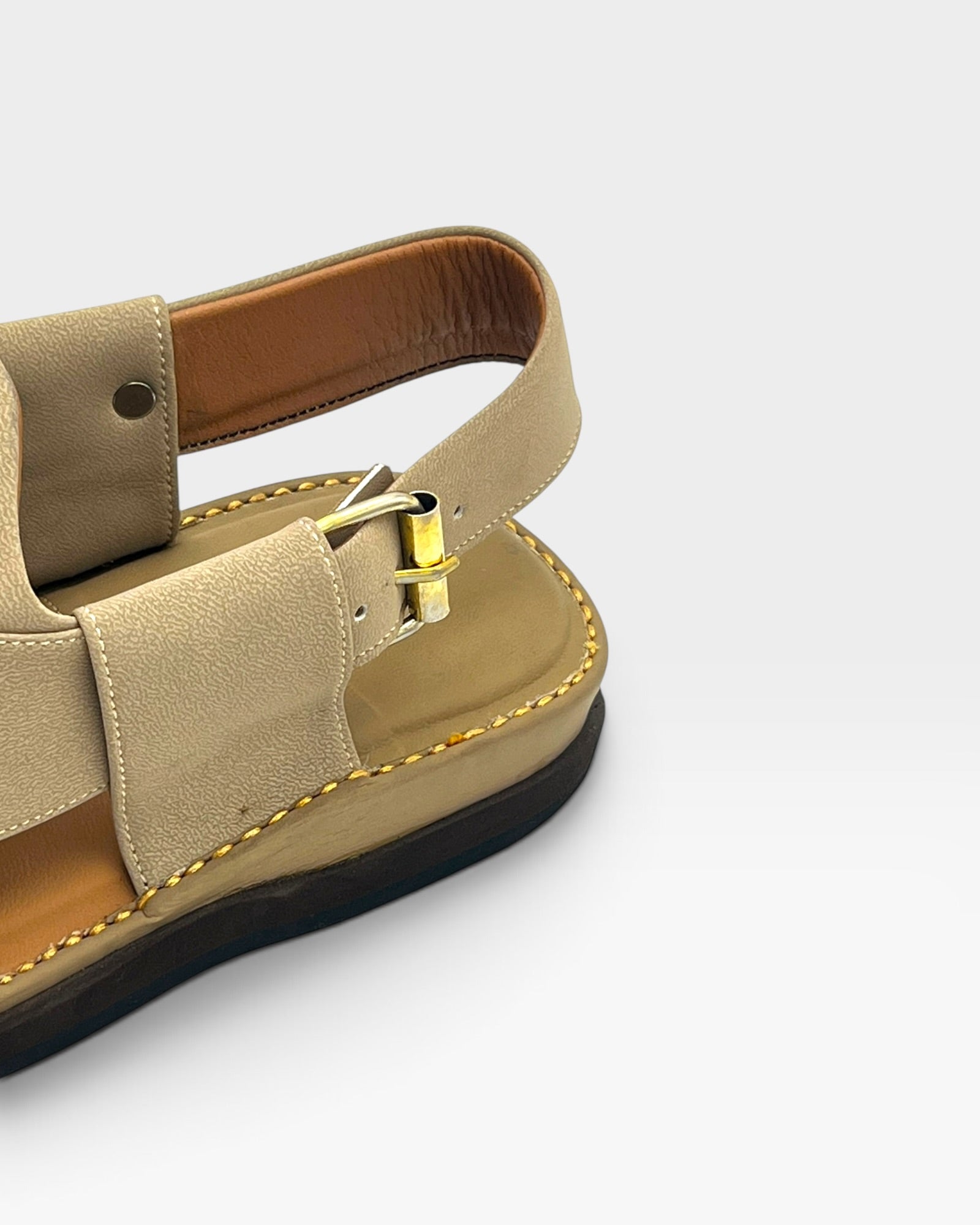 Gogo Premium peshawari chapal(Cream)