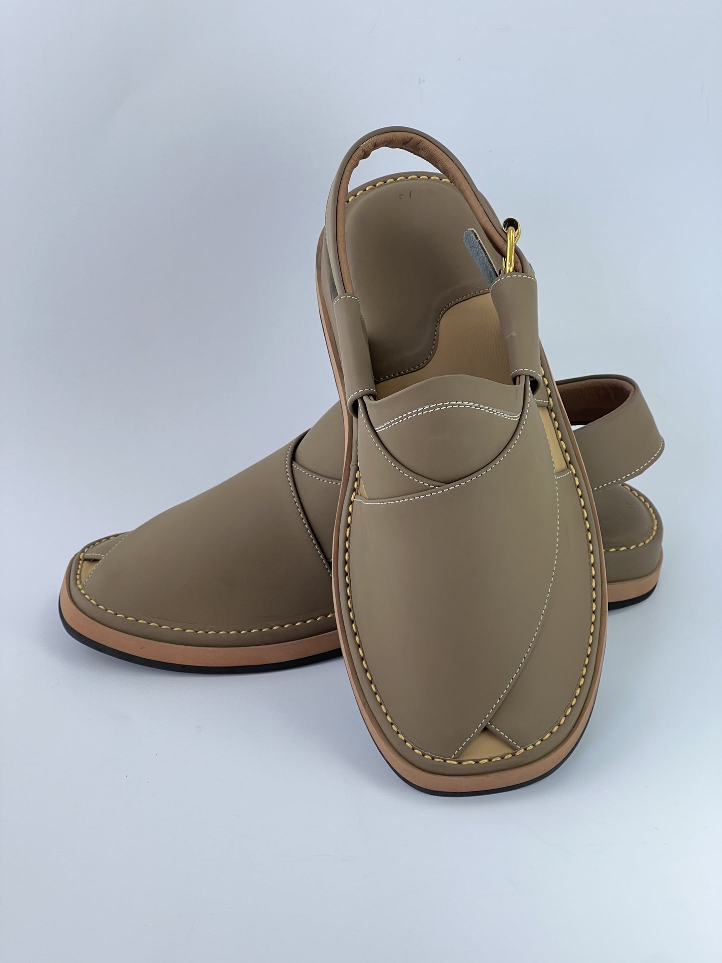 Gogo Original leather elachi color light weight chapal